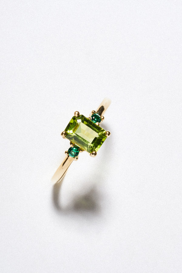 Anillo Peridot Corte Esmeralda Con Esmeraldas Oro Amarillo
