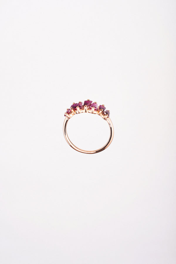 Churumbela en oro rosa con rubíes irregulares