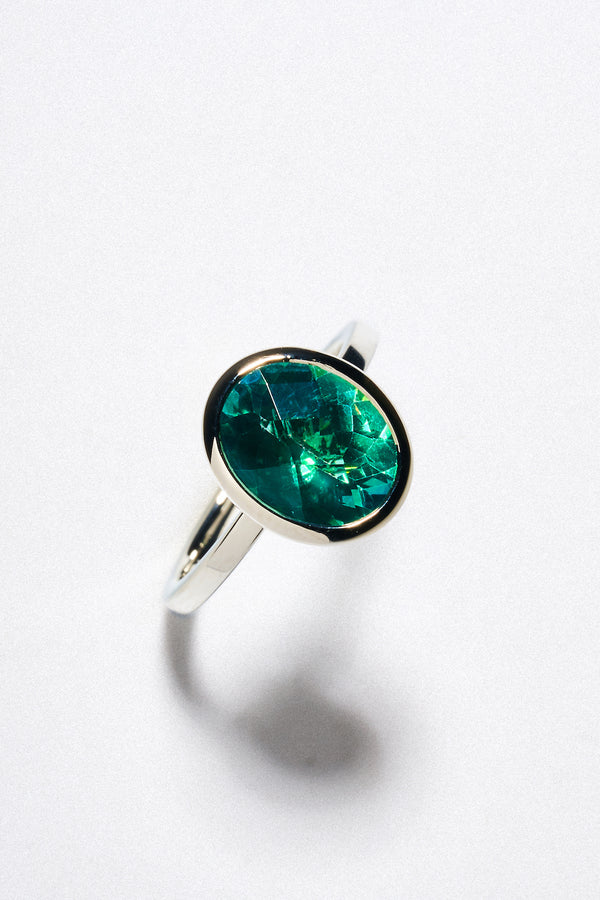 Anillo Topacio Misticio Corte Ovalado Bisel Oro Blanco