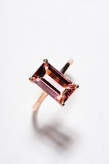 Anillo Turmalina Rosa Corte Esmeralda Oro Rosa