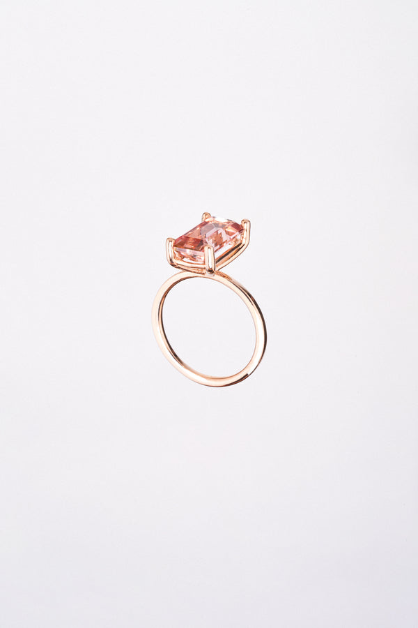 Anillo Turmalina Rosa Corte Esmeralda Oro Rosa